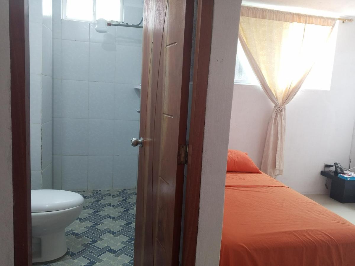 Pelican Tours Daire Puerto Baquerizo Moreno Dış mekan fotoğraf